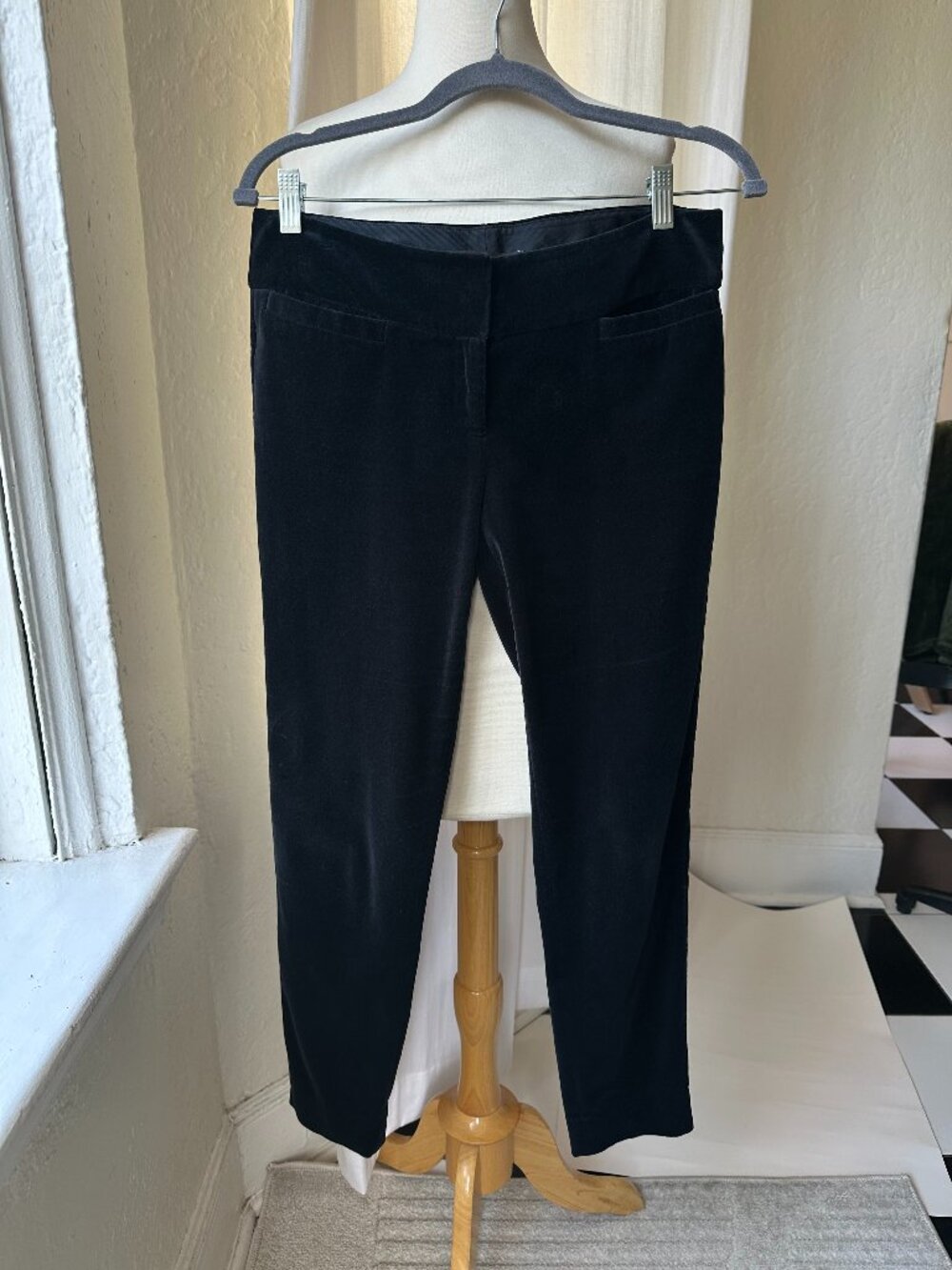 The Limited Drew Fit Black Velvet Low Rise Straight Leg Pants Size 6